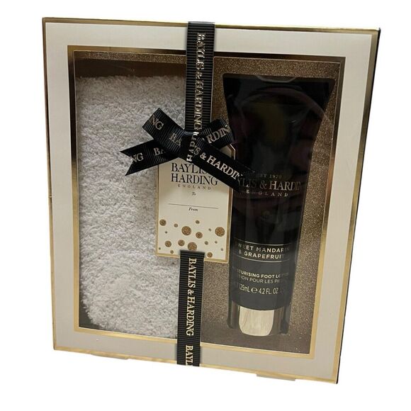 Baylis & Harding Sweet Mandarin & Grapefruit Foot Lotion & Fuzzy Socks Gift Set - Picture 1 of 2